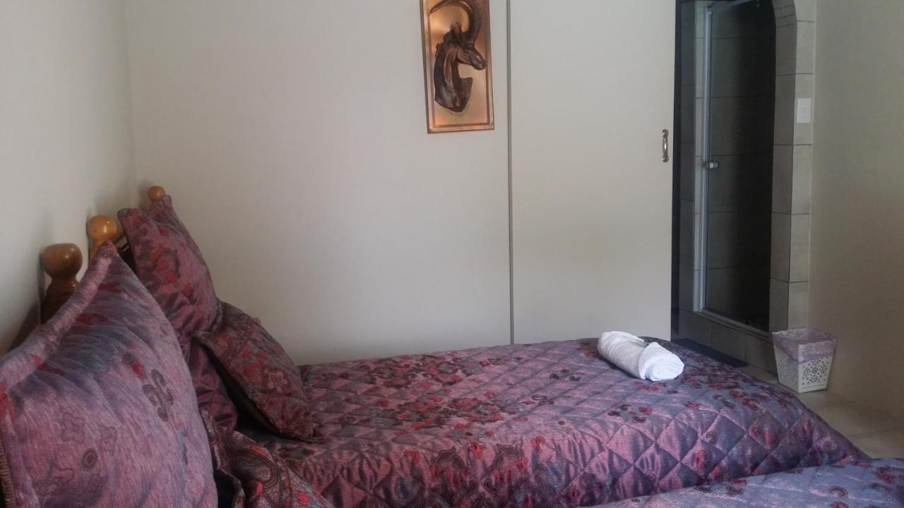 Chariots Guest House Πολοκουάνε Εξωτερικό φωτογραφία